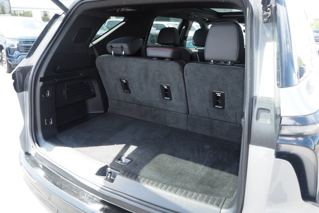 Used 2024 Chevrolet Traverse RS AWD/4WD image 19