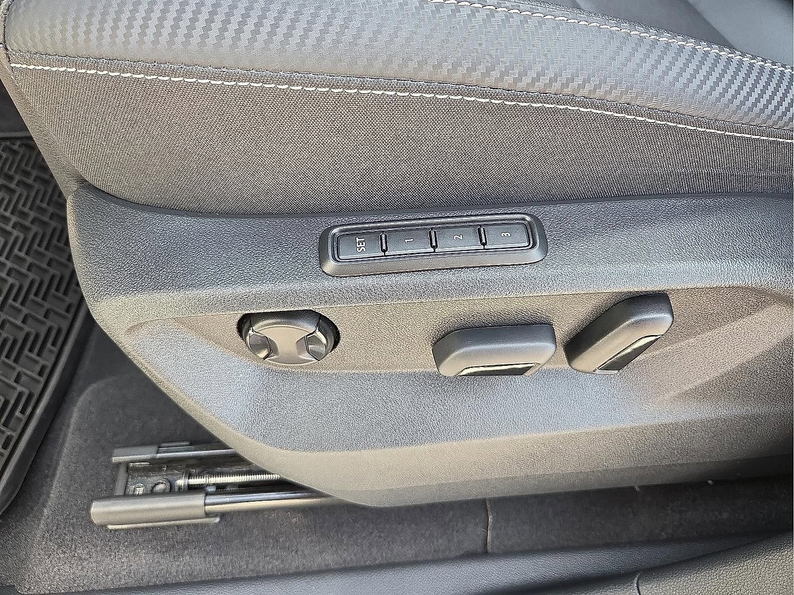 Used 2023 Volkswagen Atlas Cross Sport SEL R-Line image 14