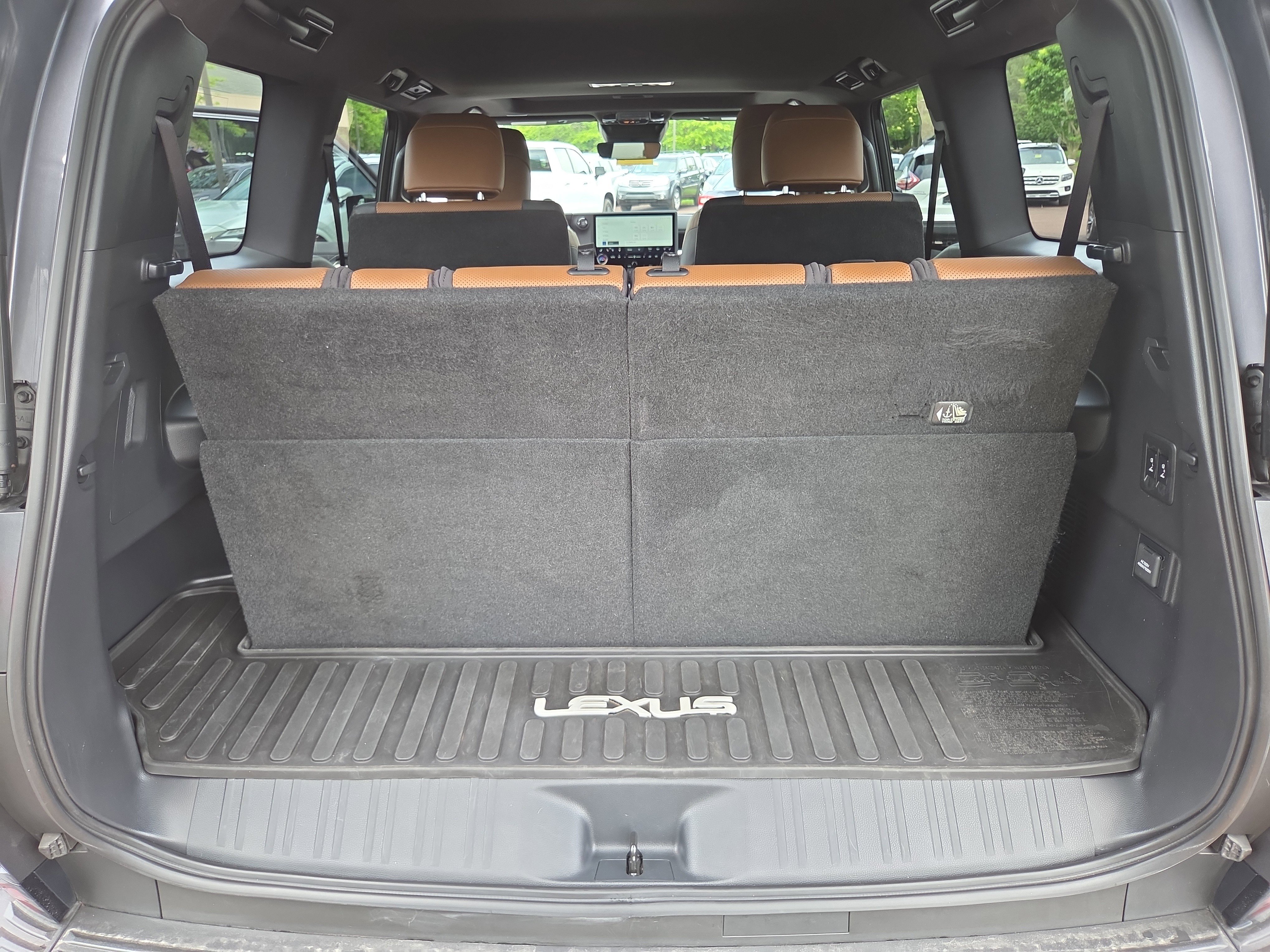 Used 2024 Lexus GX 550 w/ Accessory Package (2T) AWD/4WD image 37