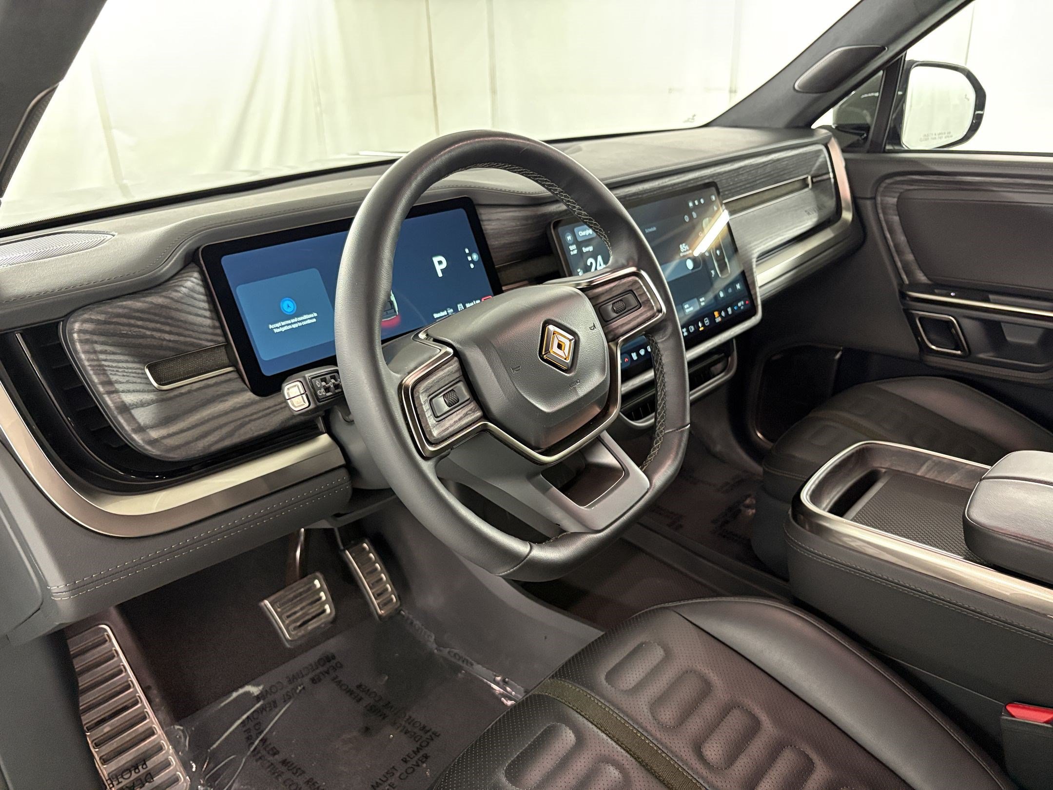 Used 2022 Rivian R1S Launch Edition Quad AWD/4WD image 4