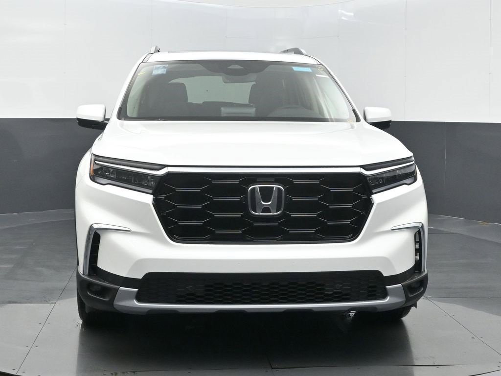 New 2025 Honda Pilot Touring image 4