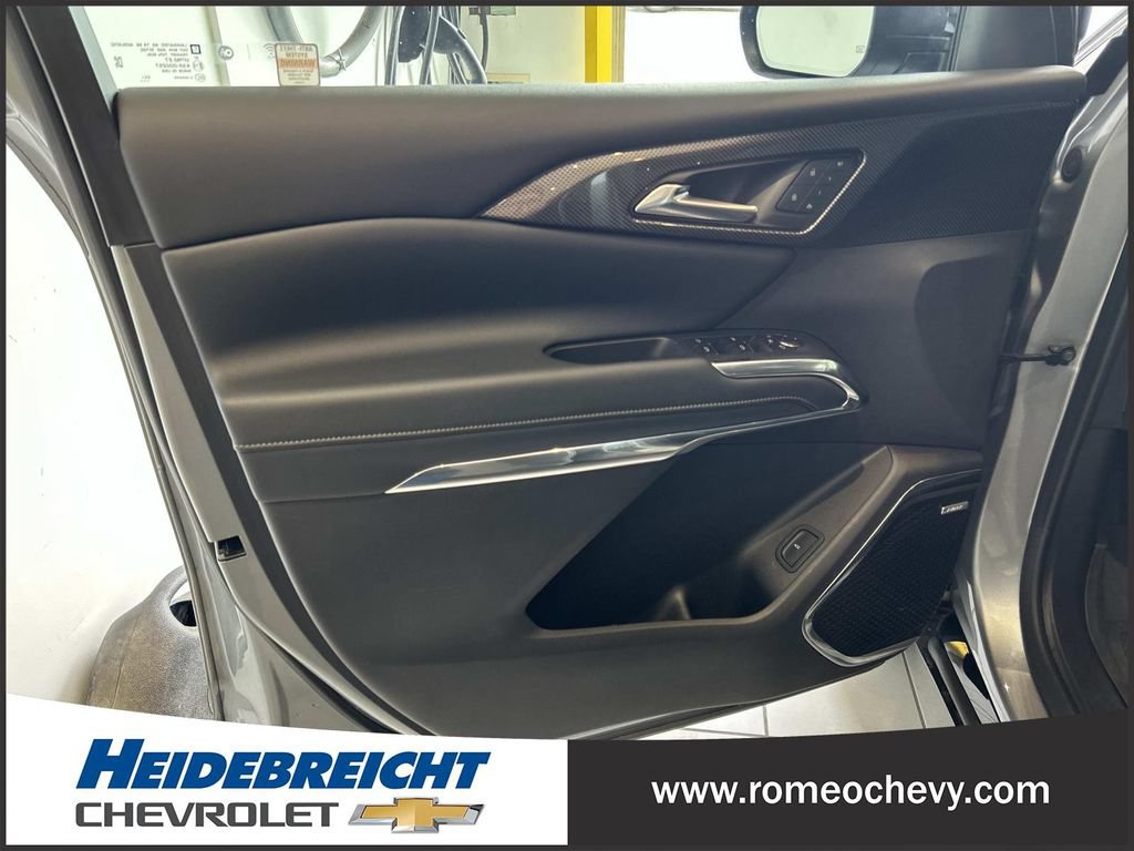 Used 2025 Chevrolet Traverse High Country w/ LPO, Floor Liner Package AWD/4WD image 10