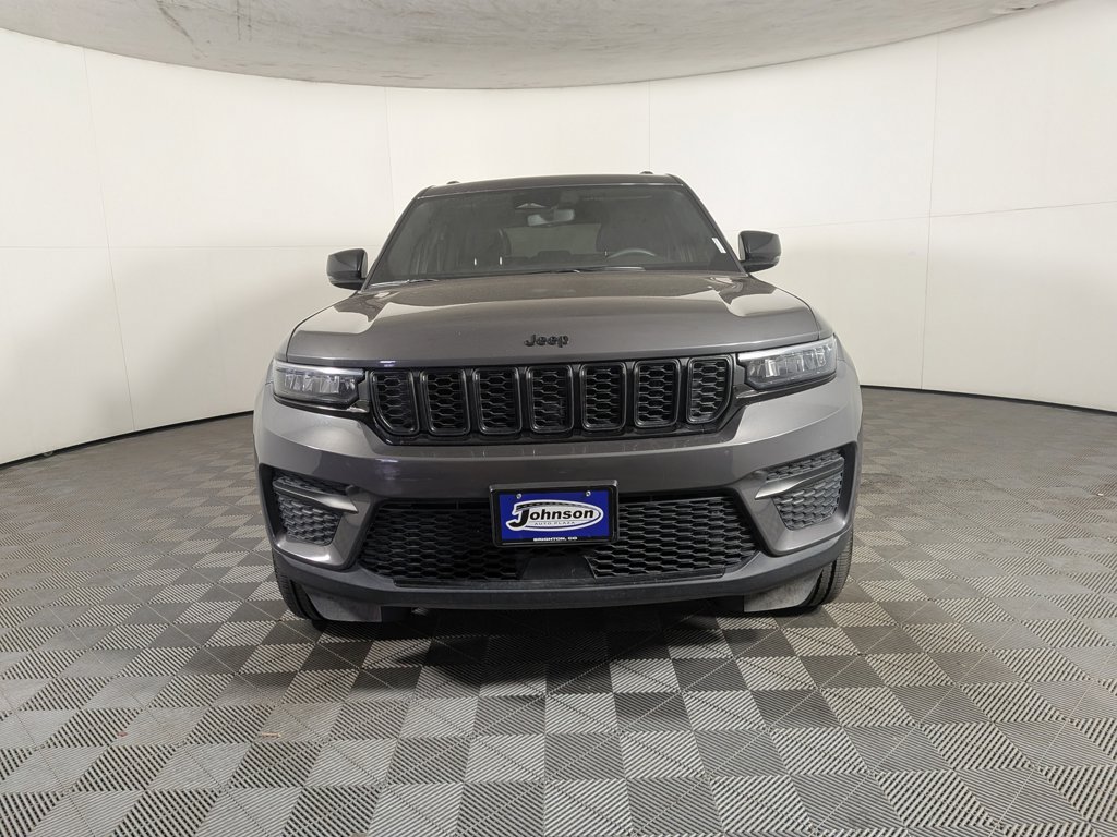 Certified 2024 Jeep Grand Cherokee Altitude AWD/4WD image 2