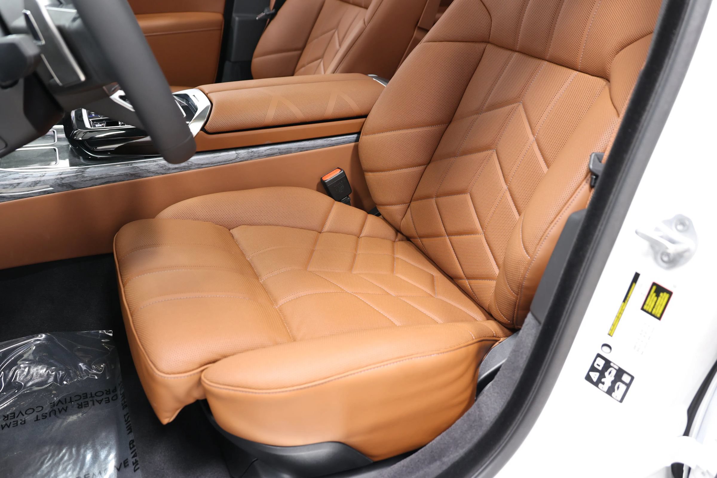 Used 2025 BMW 740i xDrive w/ Executive Package AWD/4WD image 19
