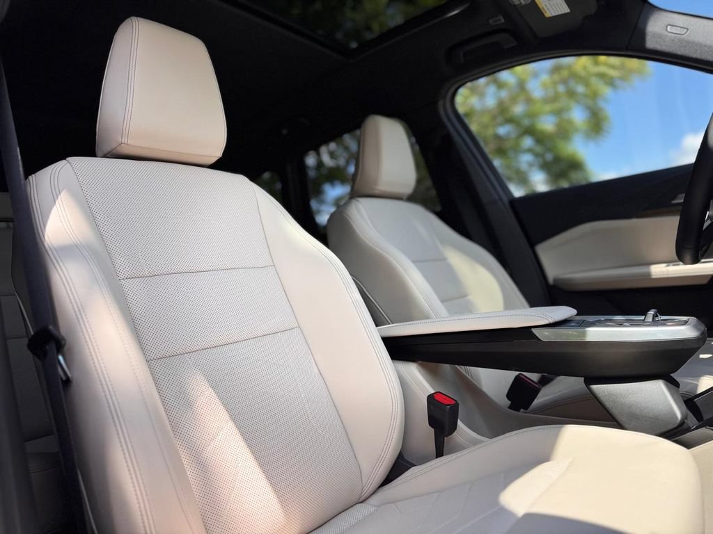 Used 2025 BMW X1 xDrive28i w/ Convenience Package AWD/4WD image 29