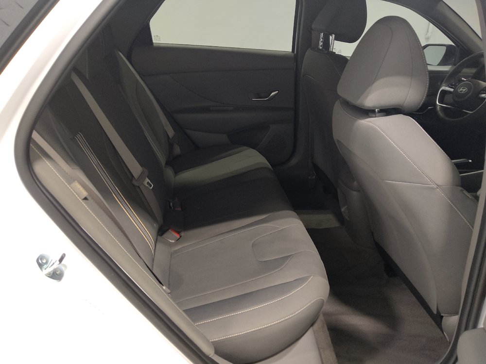 Used 2025 Hyundai Elantra Sport FWD image 19