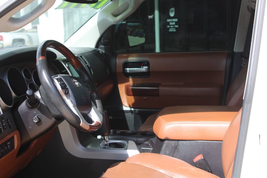 Used 2016 Toyota Sequoia Platinum RWD image 9