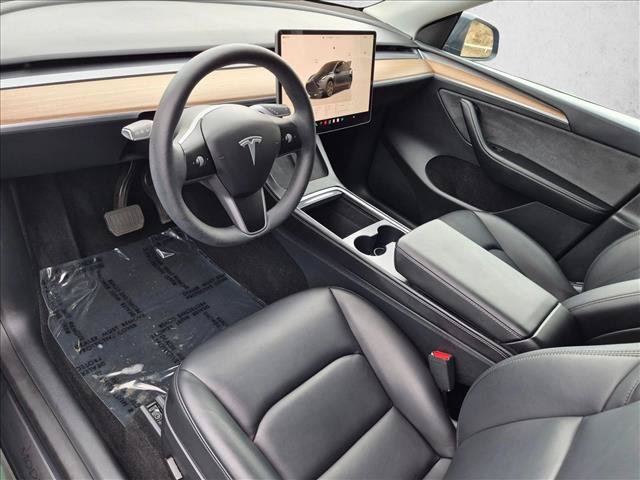 Used 2024 Tesla Model Y 2WD image 10