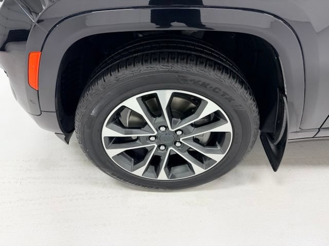 Used 2021 Jeep Grand Cherokee L Overland w/ Luxury Tech Group IV AWD/4WD image 18