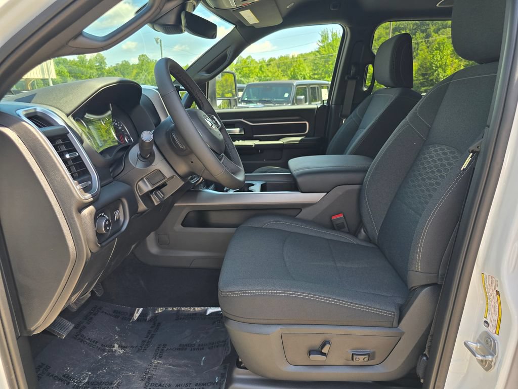 New 2026 RAM 2500 Big Horn AWD/4WD image 4
