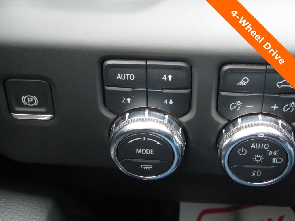 Used 2025 GMC Sierra 2500 Denali w/ Technology Package image 14