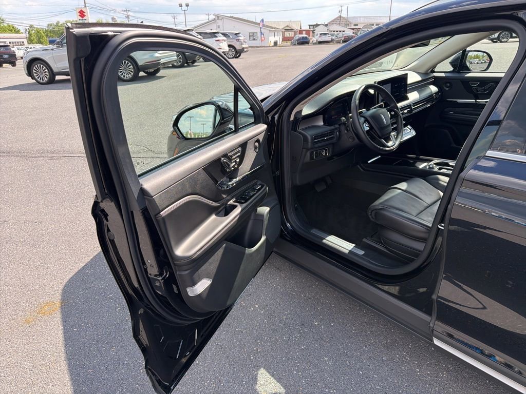 Certified 2023 Lincoln Corsair Reserve w/ Equipment Group 202A AWD/4WD image 15