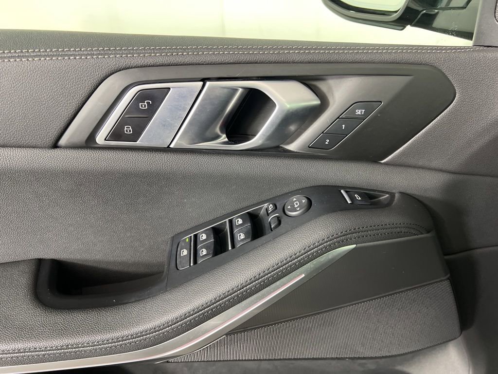 Used 2022 BMW X5 xDrive40i AWD/4WD image 14