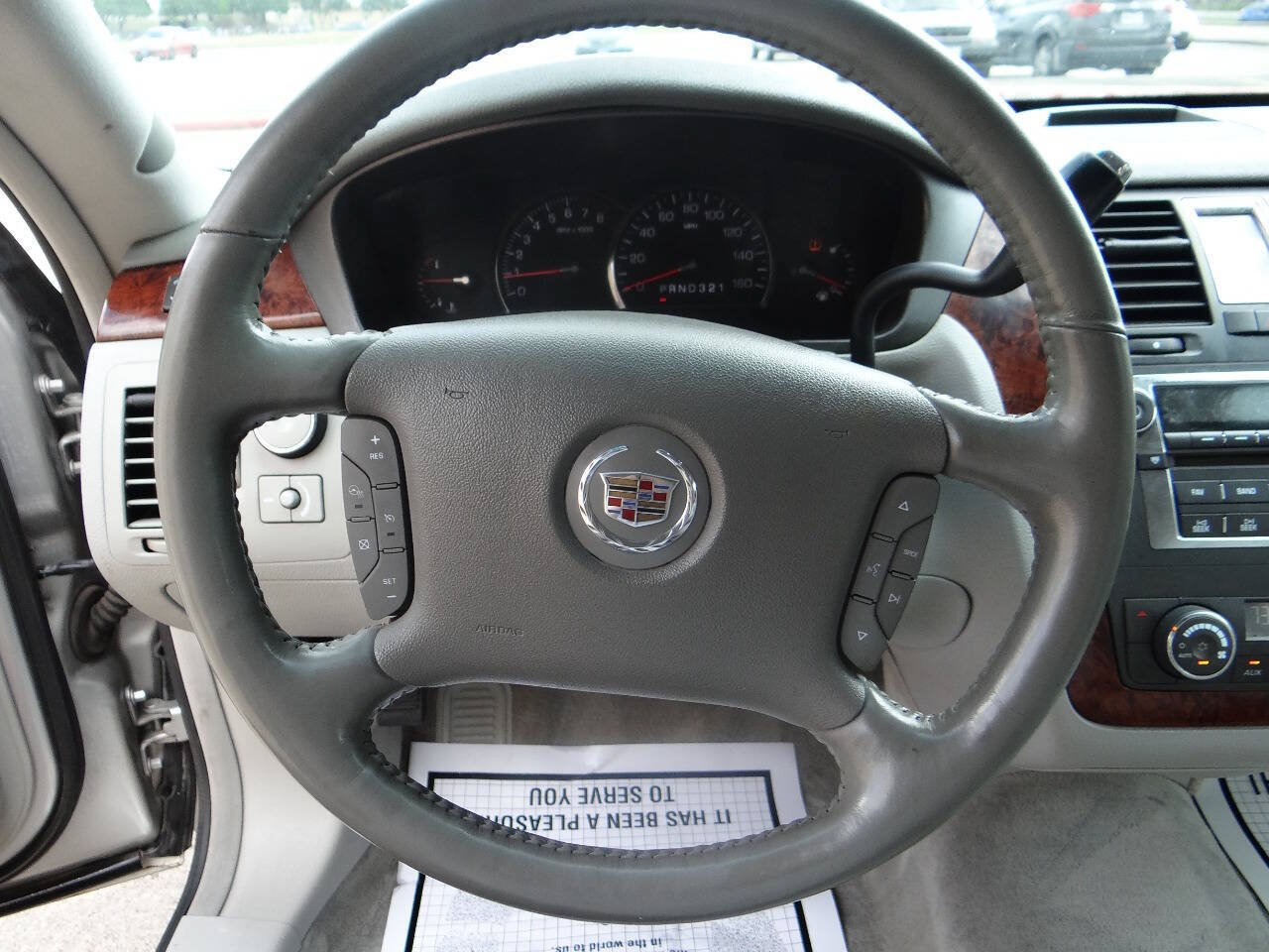 Used 2007 Cadillac DTS Luxury I w/ Sun And Sound Package FWD image 18