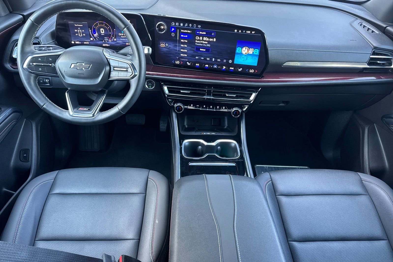 Used 2025 Chevrolet Traverse Z71 AWD/4WD image 16