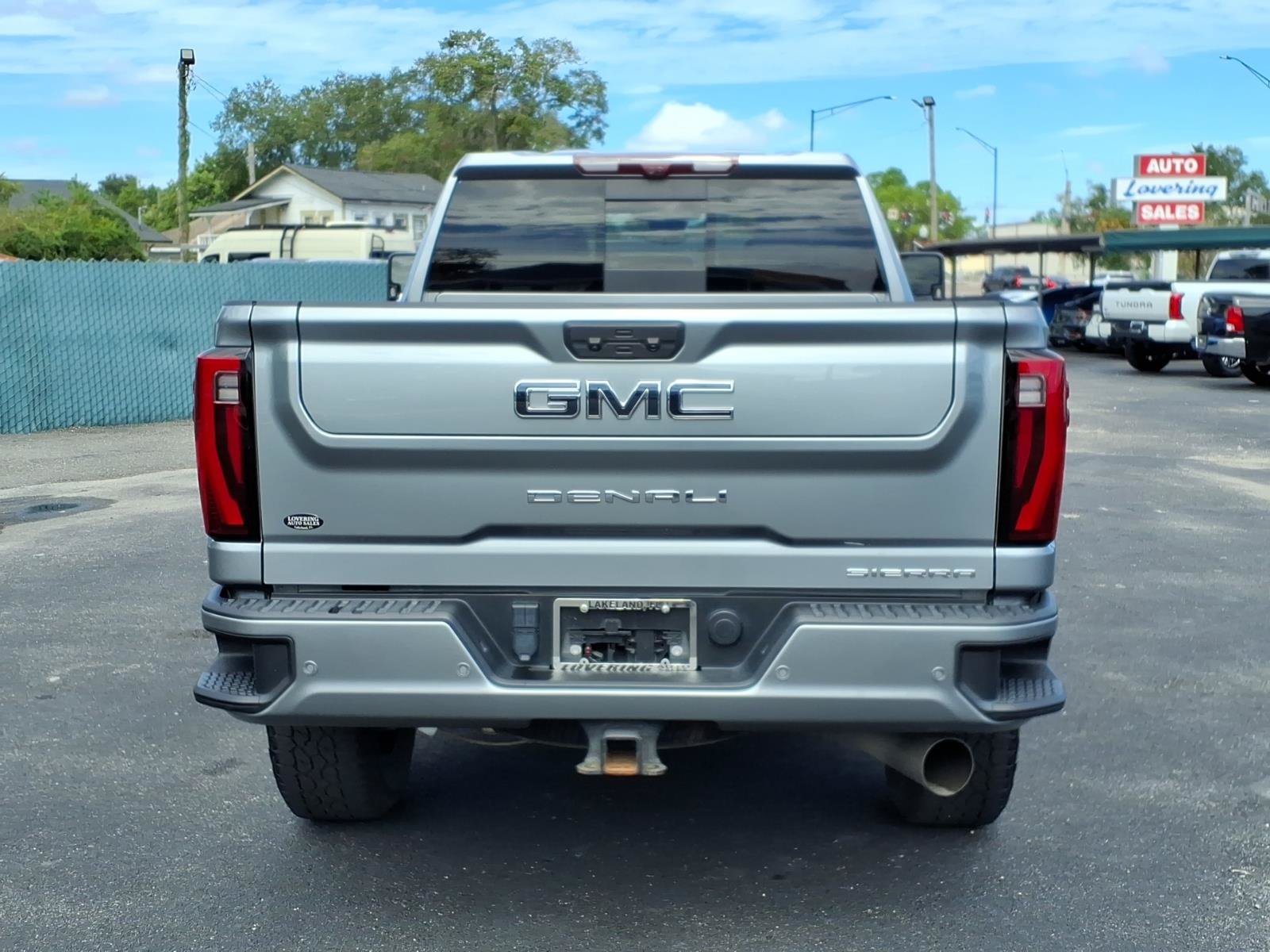 Used 2024 GMC Sierra 2500 Denali Ultimate AWD/4WD image 4