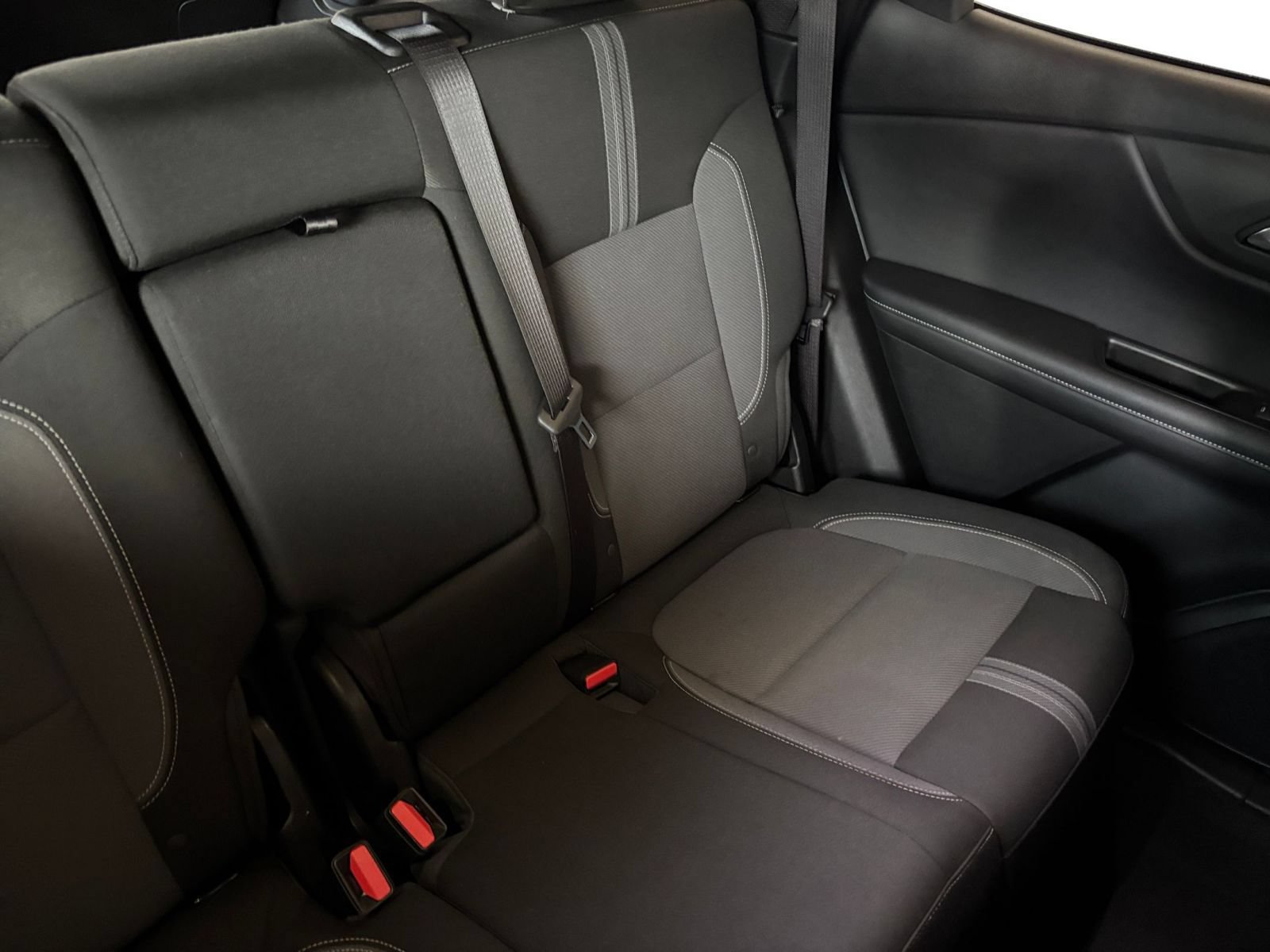 Used 2025 Chevrolet Blazer LT FWD image 34