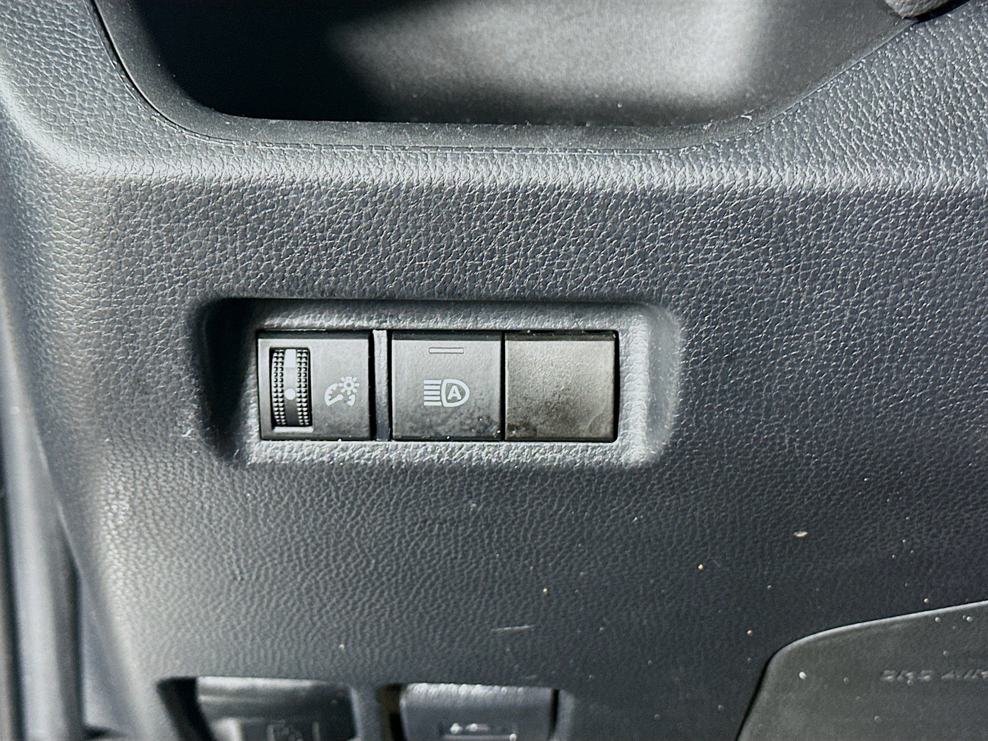 Used 2023 Toyota RAV4 XLE FWD image 17