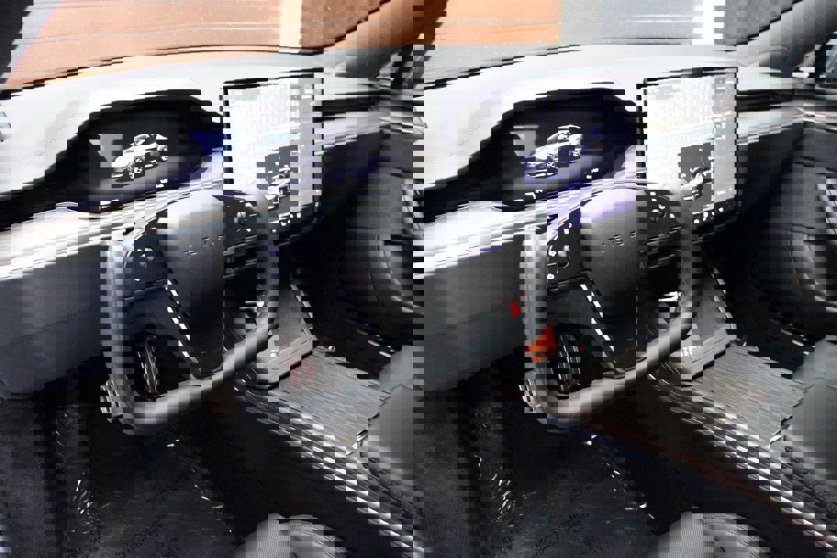 Used 2023 Tesla Model S AWD image 23