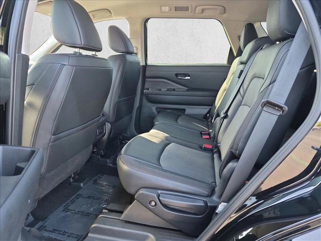 Used 2026 Nissan Pathfinder SL FWD image 18