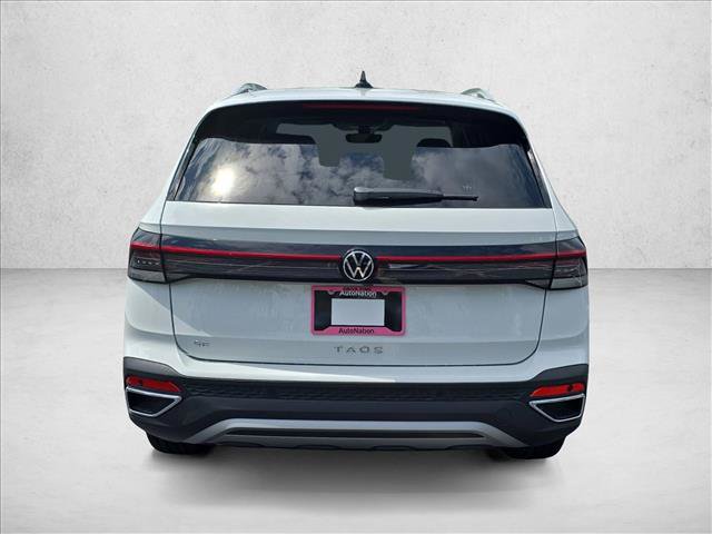 New 2026 Volkswagen Taos SE FWD image 4