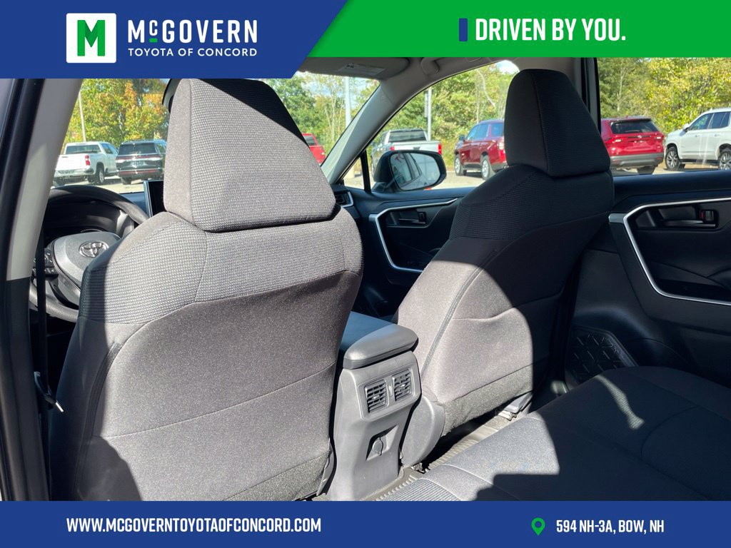 Used 2023 Toyota RAV4 LE AWD/4WD image 15