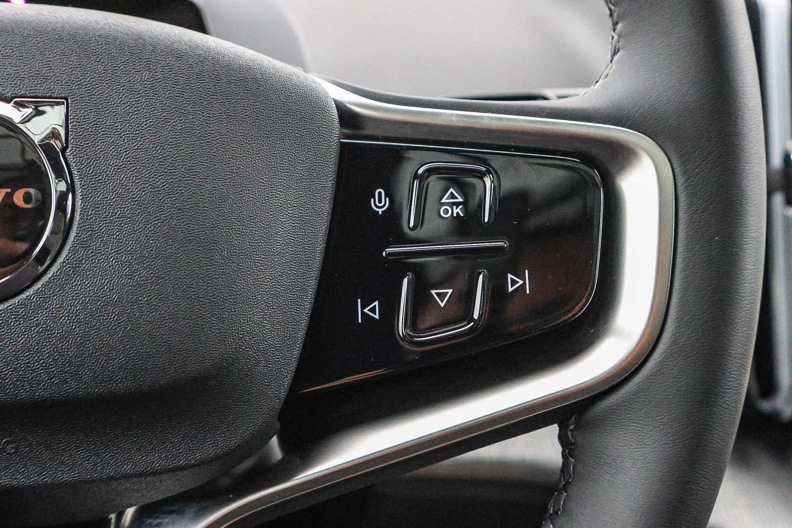 New 2026 Volvo EX30 Cross Country Ultra w/ Protection Package Premier image 33