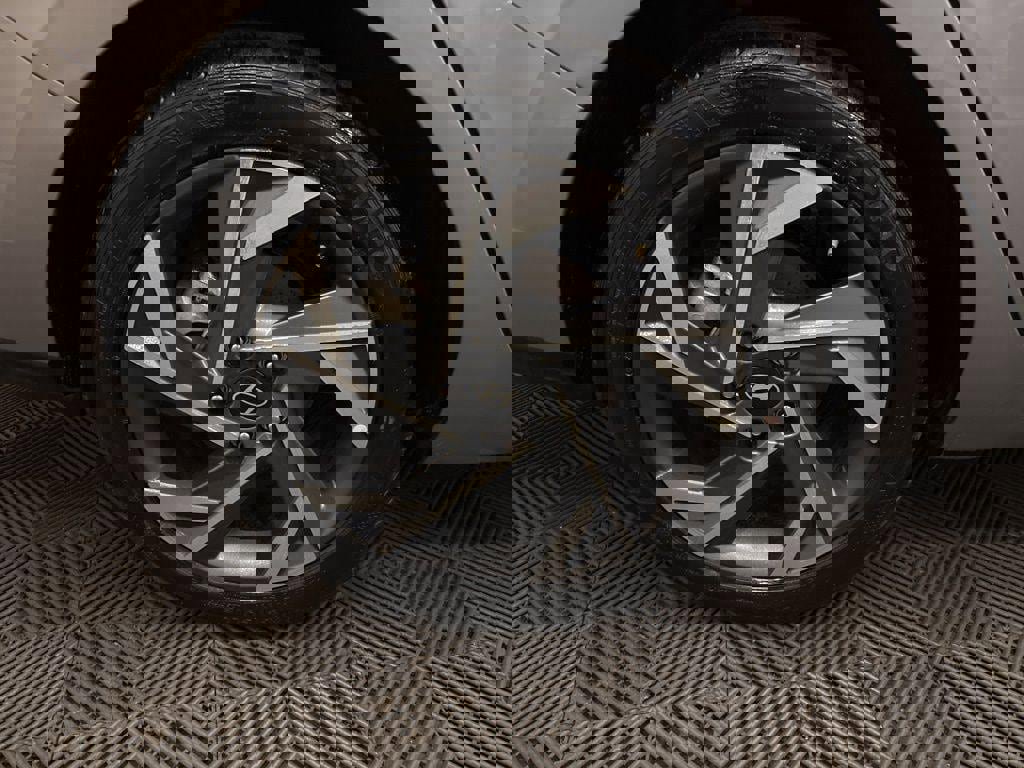 New 2025 Hyundai Elantra Sport image 24