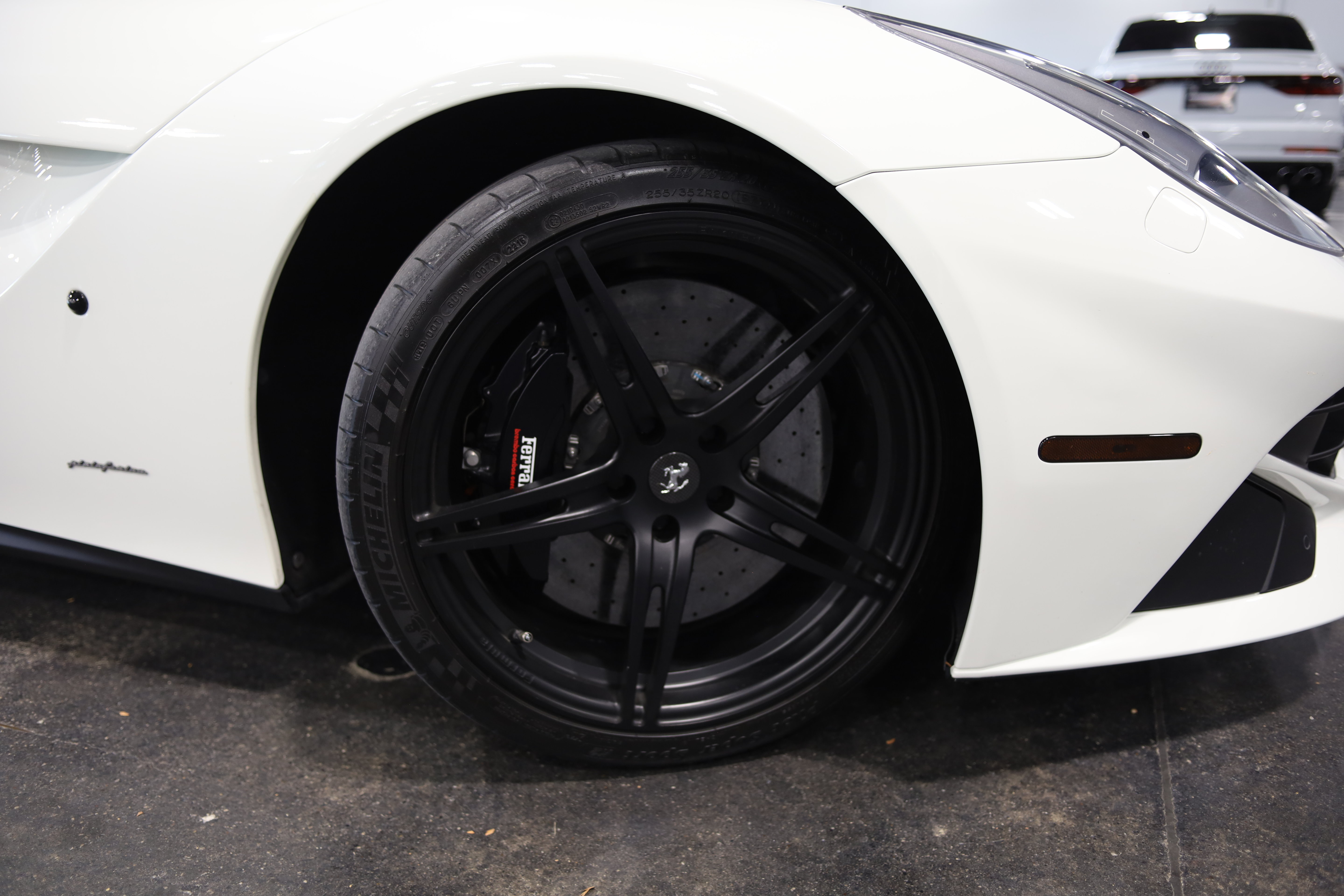 Used 2015 Ferrari F12 Berlinetta RWD image 11