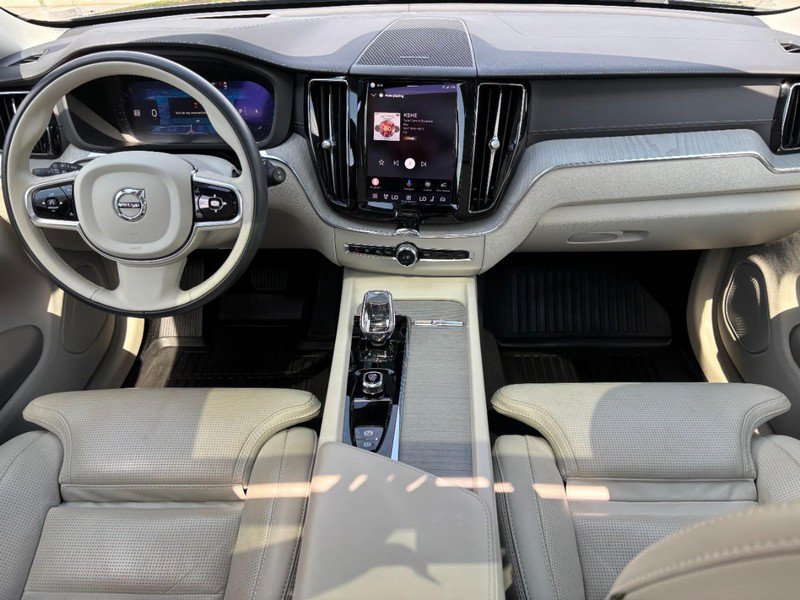 Used 2024 Volvo XC60 B5 Ultimate w/ Protection Package Premier AWD/4WD image 13