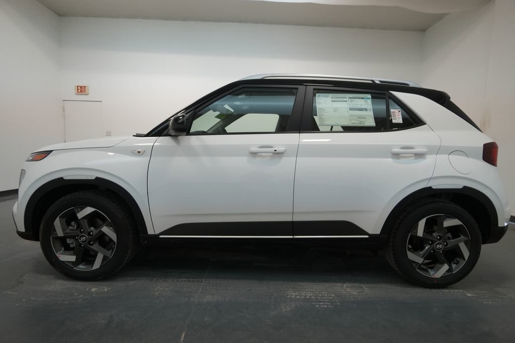 New 2026 Hyundai Venue SEL FWD image 4
