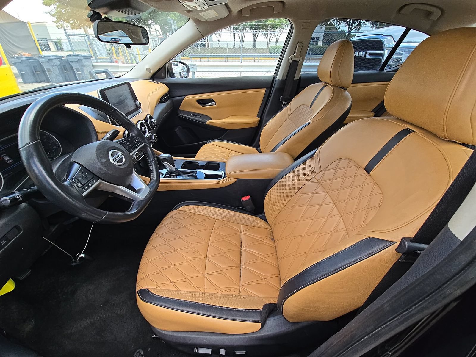 Used 2022 Nissan Sentra SV w/ SV Premium Package FWD image 7
