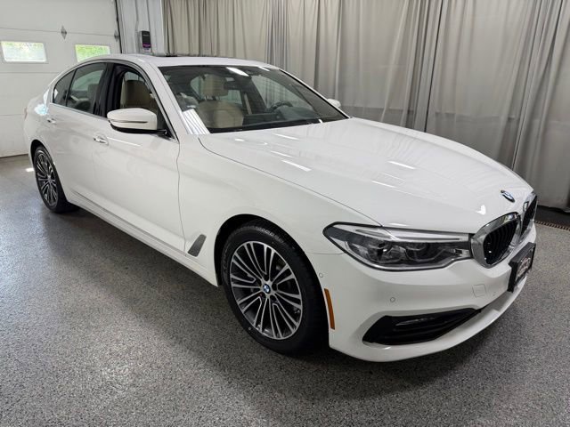 Used 2018 BMW 530i xDrive w/ Premium Package AWD/4WD image 3