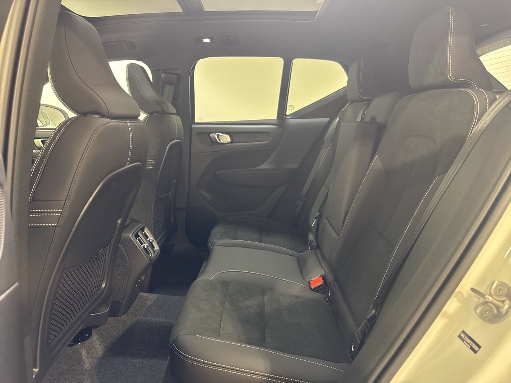 New 2026 Volvo XC40 B5 Ultra w/ Climate Package AWD/4WD image 22