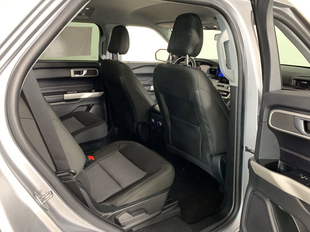 Used 2022 Ford Explorer XLT image 39