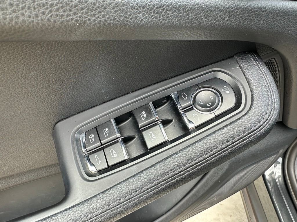 Certified 2023 Porsche Macan S AWD/4WD image 22