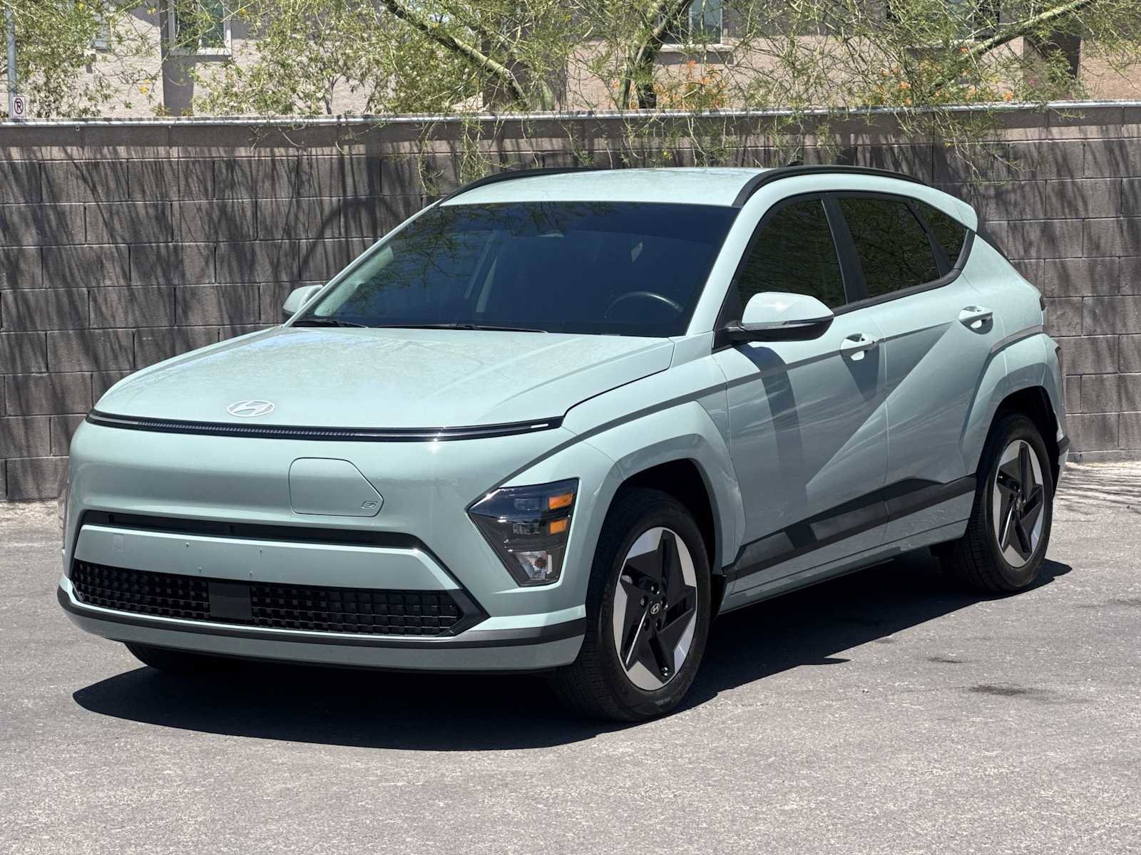 Used 2024 Hyundai Kona SEL FWD image 4