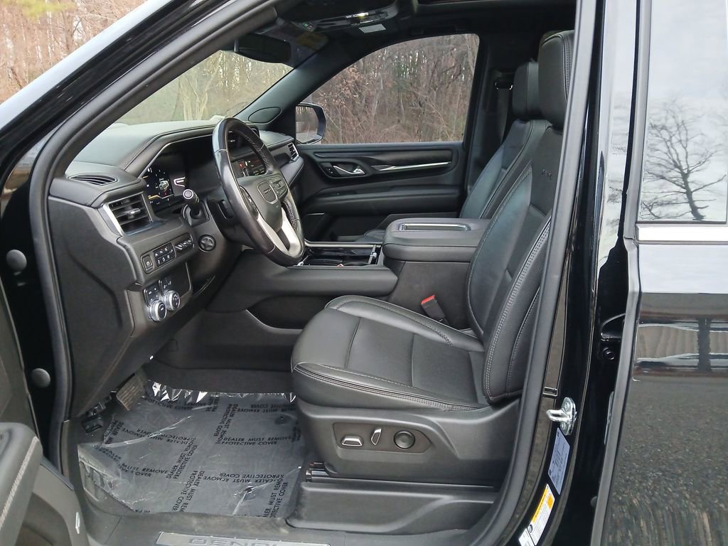Used 2022 GMC Yukon XL Denali image 10