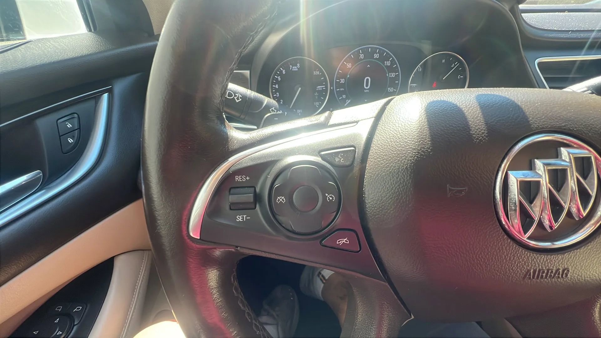 Used 2017 Buick LaCrosse Preferred image 15