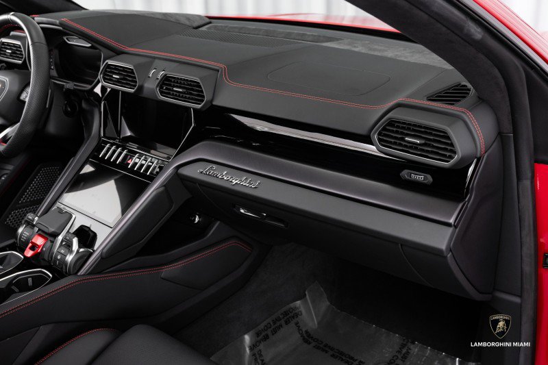 Used 2024 Lamborghini Urus S image 47
