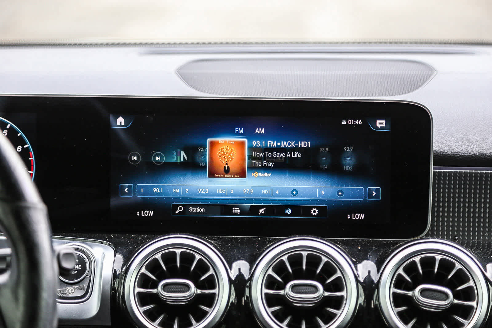 Used 2021 Mercedes-Benz GLB 250 w/ Premium Package image 14