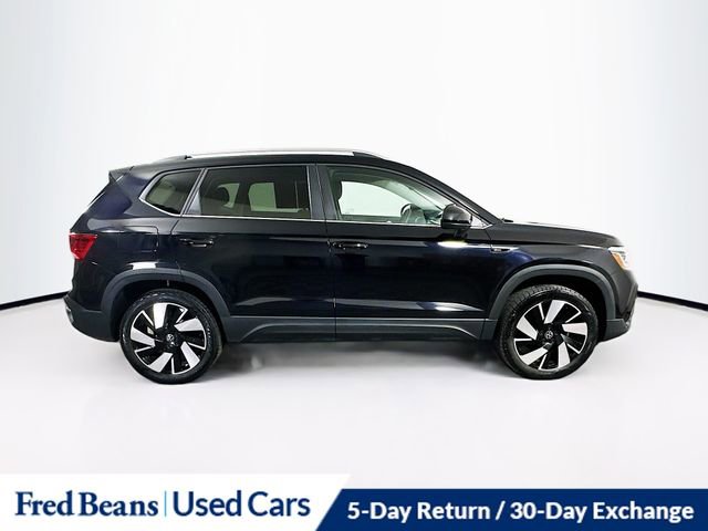 Used 2023 Volkswagen Taos SEL image 9