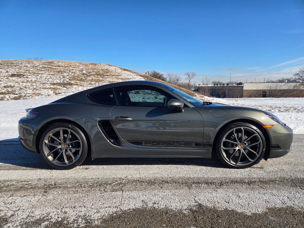 Used 2024 Porsche 718 Cayman image 8