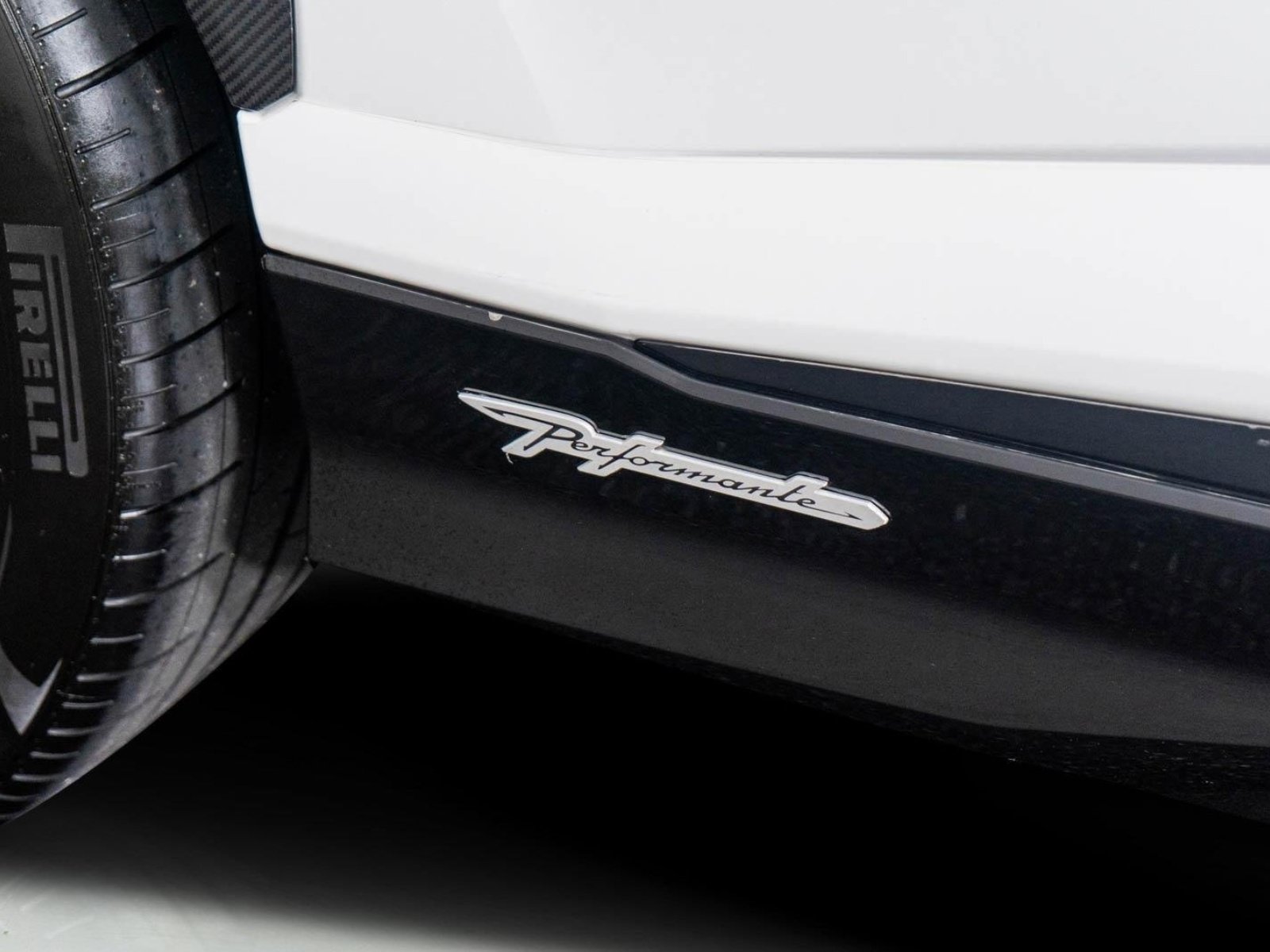 Used 2023 Lamborghini Urus Performante AWD/4WD image 42