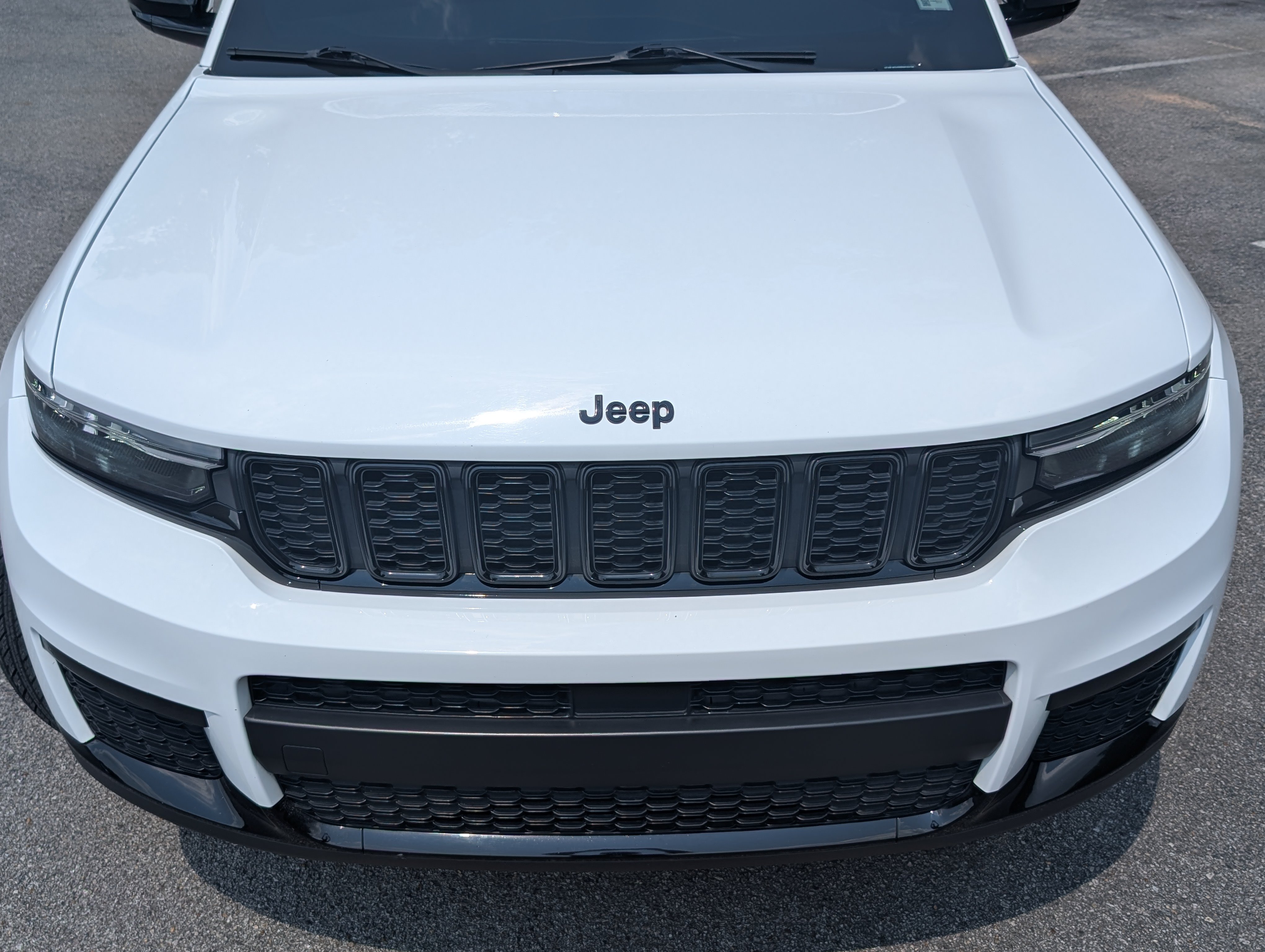 Used 2024 Jeep Grand Cherokee L Laredo AWD/4WD image 12