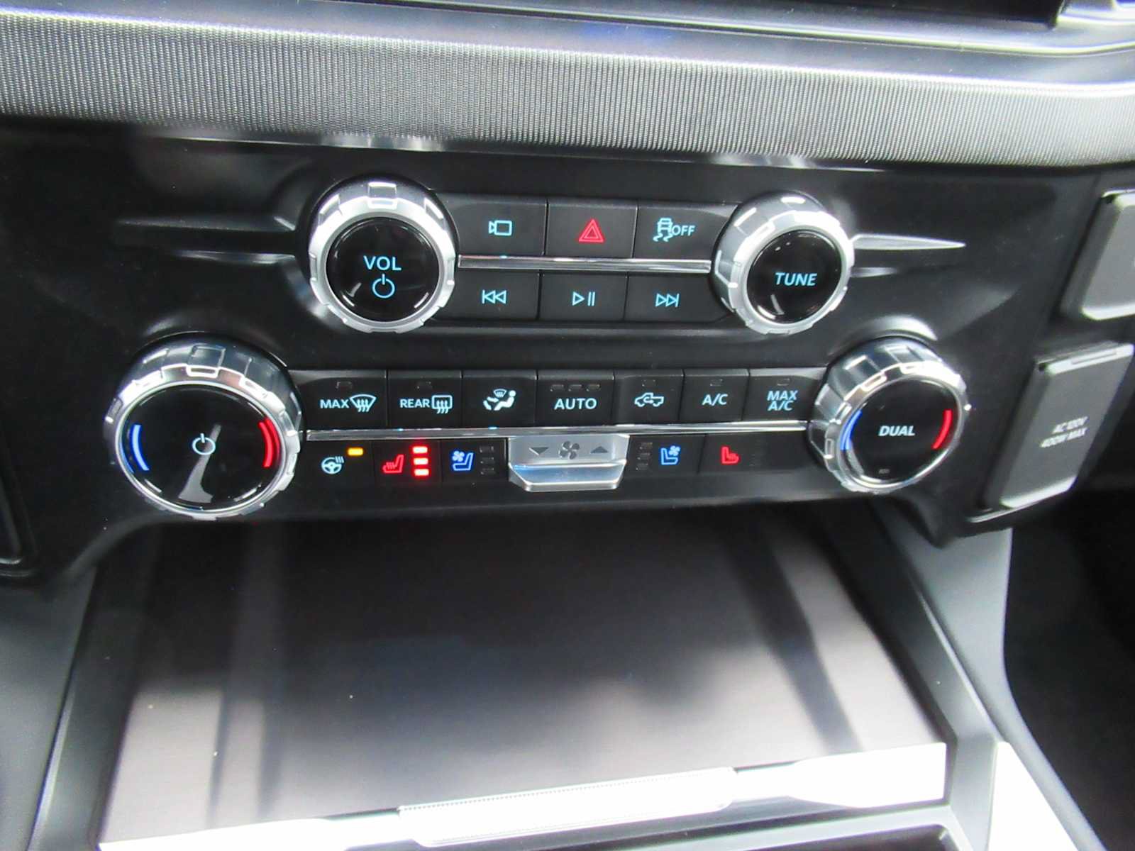 New 2026 Ford F350 Platinum AWD/4WD image 24