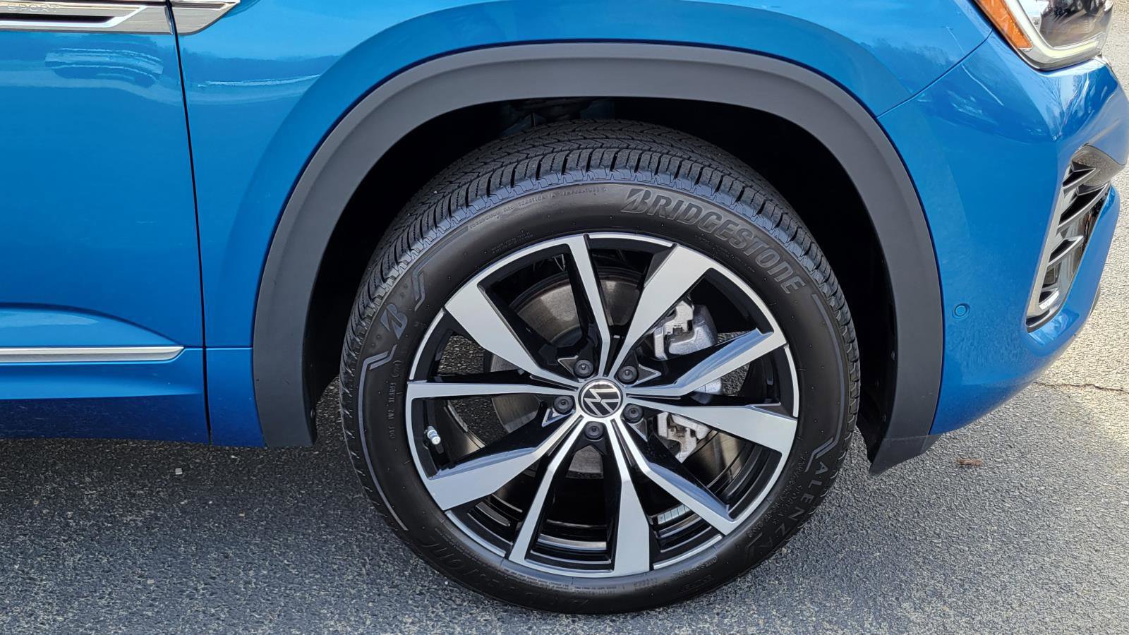 Certified 2025 Volkswagen Atlas Cross Sport SEL Premium R-Line image 15