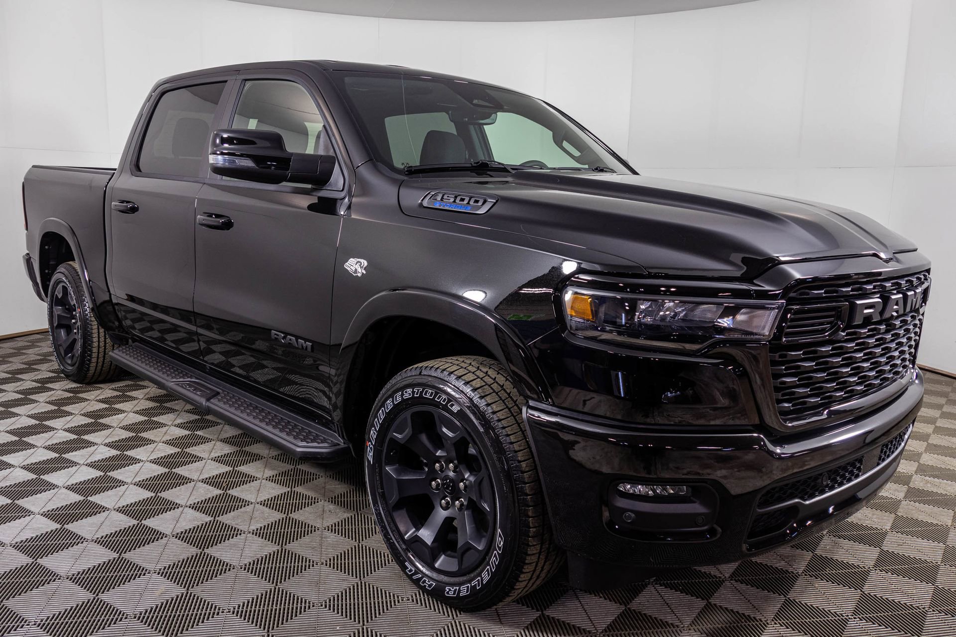 New 2026 RAM 1500 4x4 Crew Cab image 14