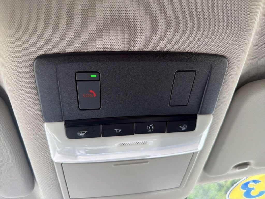 Used 2023 Nissan Rogue SV AWD/4WD image 28