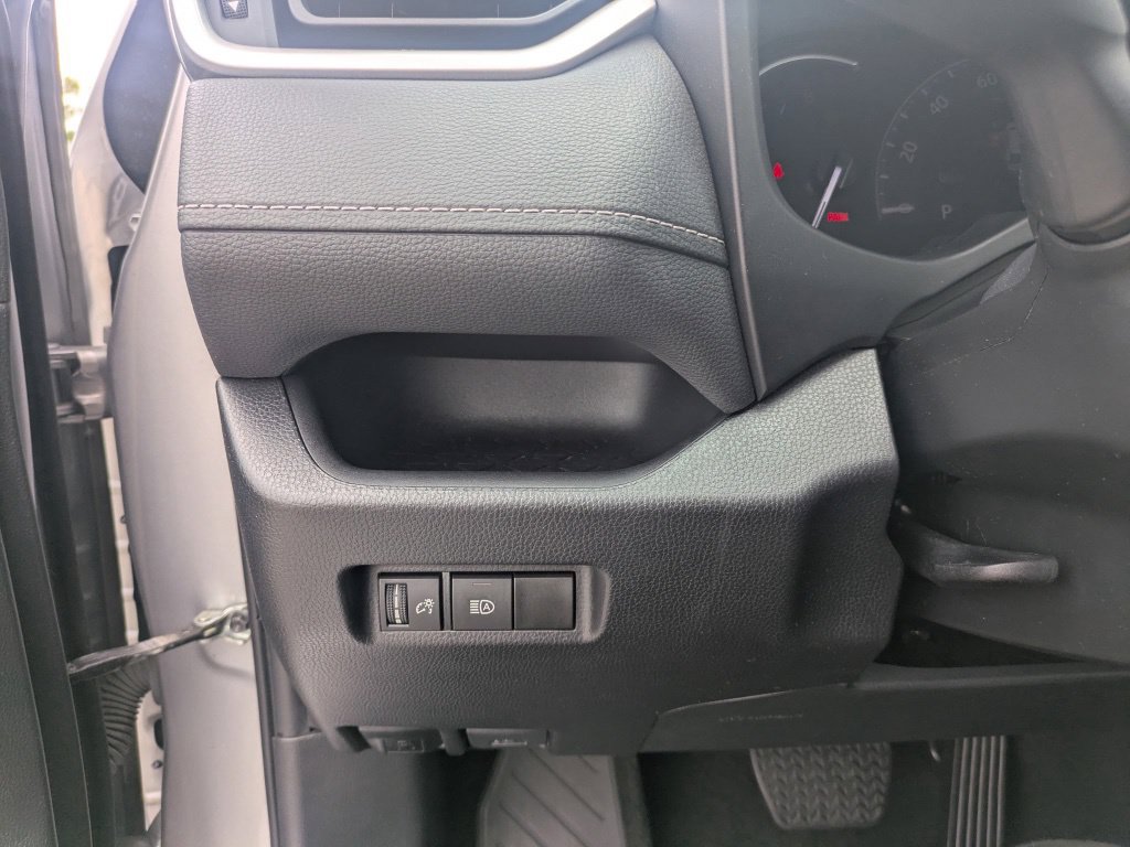 Used 2024 Toyota RAV4 LE AWD/4WD image 25